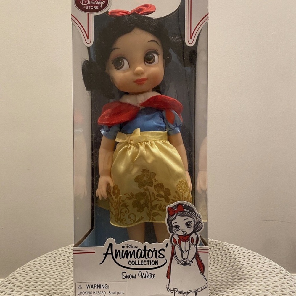 Disney Animator's Collection Snow White Doll - Blue, Red, Gold